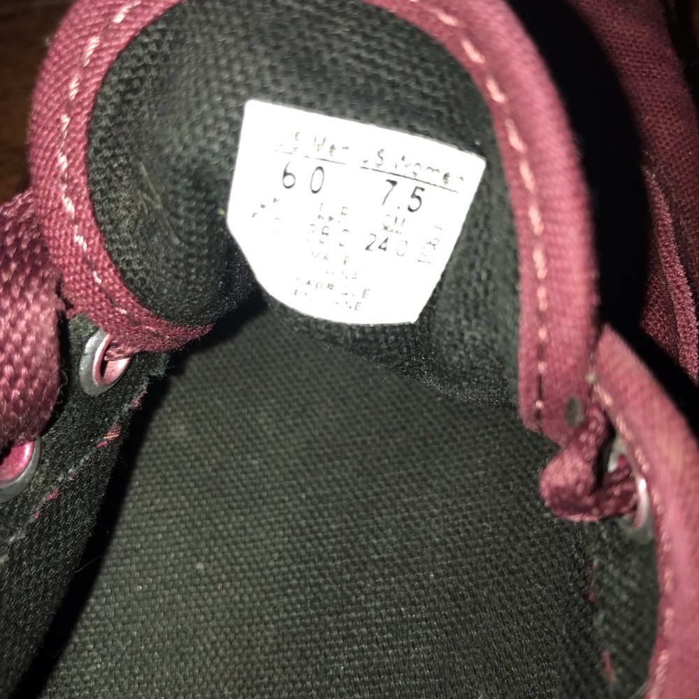 Vans - Picture 2 of 2